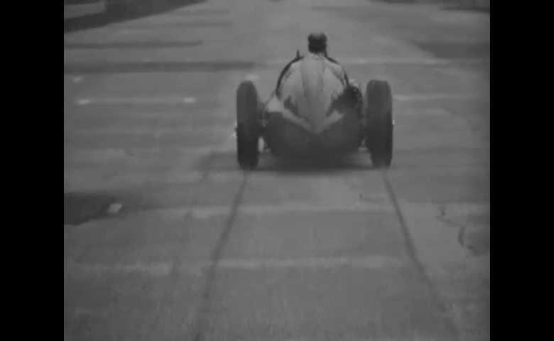 J. M. Fangio prova il Cinturato Pirelli con Alfa 159 sulla pista di Monza
