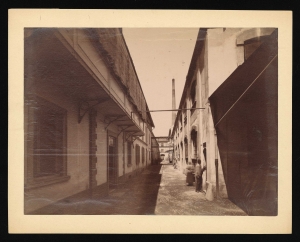 Undici vedute dello stabilimento Pirelli di via Ponte Seveso