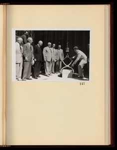 Album fotografico delle celebrazioni per il cinquantenario dello stabilimento Pirelli di Villanueva y Geltr&uacute;