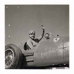 2 fotografie di Alberto Ascari su Ferrari gommata Stelvio Corsa Pirelli