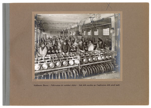 Stabilimento Bicocca - Fabbricazione dei conduttori elettrici - Sala delle macchine per l'applicazione delle spirali tessili