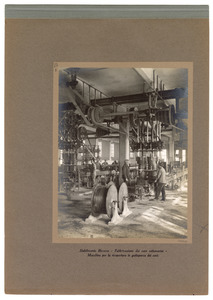 Stabilimento Bicocca - Fabbricazione dei cavi sottomarini - Macchine per la ricopertura in guttaperca dei cavi