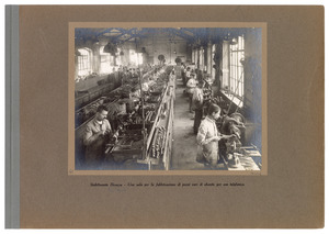 Stabilimento Bicocca - Una sala per la fabbricazione di pezzi vari di ebanite per uso telefonico