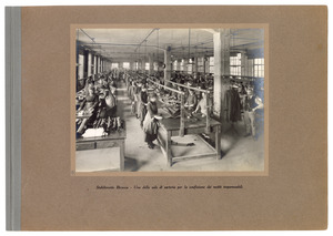 Stabilimento Bicocca - Una delle sale di sartoria per la confezione dei vestiti impermeabili