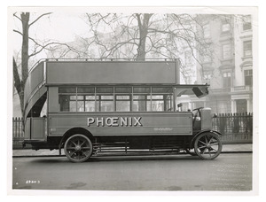 1925/6 foto di autobus Thornycroft con gomme piene Pirelli, in servizio urbano a Londra