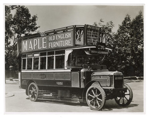 1925/2 foto di autobus Leyland con semipneumatici Pirelli, in servizio urbano a Londra