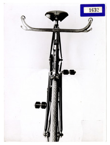 &#34;Bicicletta con pneumatici Pirelli&#34;