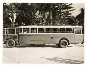 &#34;Autobus da turismo della città di Roma, con pneumatici Pirelli&#34;
