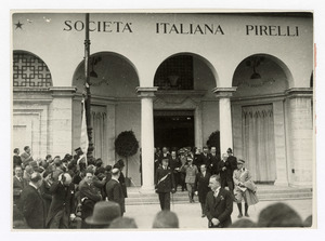 &#34;Aprile - Fiera di Milano - Il Re d'Italia all'uscita del Padiglione Pirelli&#34;