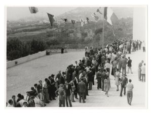 1947 31 agosto/n 35 foto inaugurazione della colonia marina di Pietraligure, fatta dal Dr Alberto Pirelli + 1 sfuocata (scudetto)
