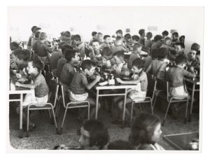 1947 31 agosto/n 35 foto inaugurazione della colonia marina di Pietraligure, fatta dal Dr Alberto Pirelli + 1 sfuocata (scudetto)