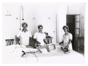 1947 31 agosto/n 35 foto inaugurazione della colonia marina di Pietraligure, fatta dal Dr Alberto Pirelli + 1 sfuocata (scudetto)