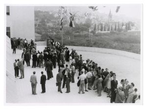1947 31 agosto/n 35 foto inaugurazione della colonia marina di Pietraligure, fatta dal Dr Alberto Pirelli + 1 sfuocata (scudetto)