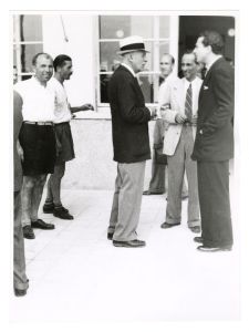 1947 31 agosto/n 35 foto inaugurazione della colonia marina di Pietraligure, fatta dal Dr Alberto Pirelli + 1 sfuocata (scudetto)