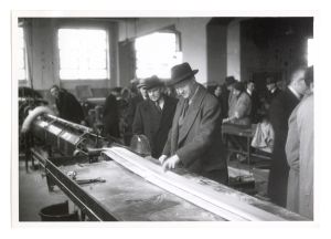 Visita della Delegazione parlamentare inglese allo Stabilimento Pirelli di Tivoli