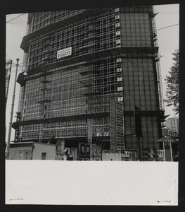 Il grattacielo Pirelli in costruzione: la facciata