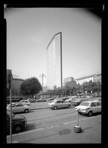 Veduta del Centro Pirelli dalla Stazione Centrale di Milano