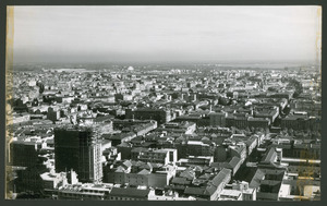 Veduta dal Centro Pirelli. L'immagine è pubblicata dalla rivista Pirelli (anno XIII, n. 1, gennaio-febbraio 1960, p. 58)