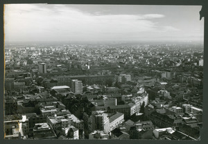 Veduta dal Centro Pirelli. L'immagine è pubblicata dalla rivista Pirelli (anno XIII, n. 1, gennaio-febbraio 1960, p. 59)