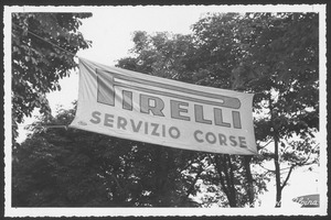 Striscione Pirelli - Servizio corse