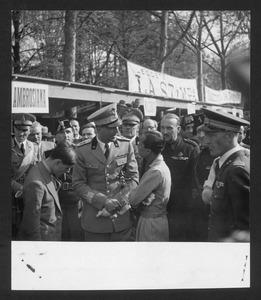 Il Principe Bira, pilota, con il Principe del Piemonte Umberto II di Savoia