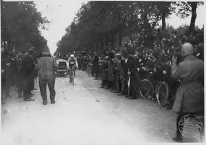 L'arrivo del vincitore Henri Pélissier a Monza