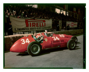 Gran Premio del Valentino disputatosi il 6 aprile 1952 a Torino: i piloti Alberto Ascari (n. 34) e Nino Farina (n. 20), entrambi su Ferrari 375 equipaggiata con pneumatici Pirelli. La manifestazione vide la vittoria di Gigi Villoresi su Ferrari, seguito da Pietro Taruffi e Rudolf Fischer su Ferrari