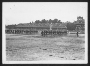 Sfilata di militari ciclisti per la festa del 14 luglio 1912
