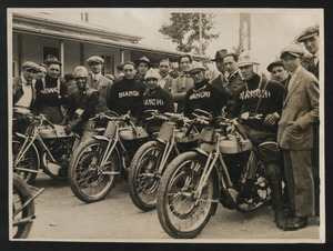 I corridori motociclisti della squadra Bianchi nel 1926, da sinistra: Tazio Nuvolari, Carlo Vertua, Miro Meffeis, Edoardo Self