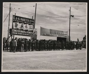 Carabinieri lungo il percorso della gara