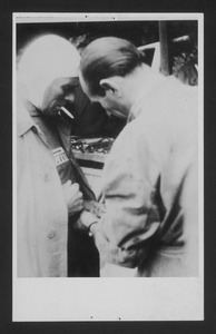 Il pilota Achille Varzi (1904-1948) insieme ad Amedeo Bignami (1905-1954), meccanico della divisione corse dell'Alfa Romeo, assunto da Varzi nel dopoguerra come meccanico della sua scuderia