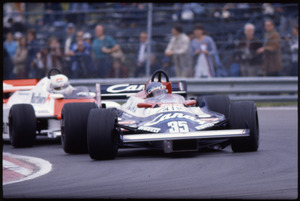 Il pilota Brian Henton su Toleman-Hart n. 35 equipaggiata con pneumatici Pirelli