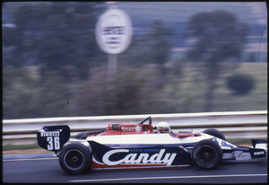 Il pilota Teo Fabi su Toleman-Hart n. 36 equipaggiata con pneumatici Pirelli