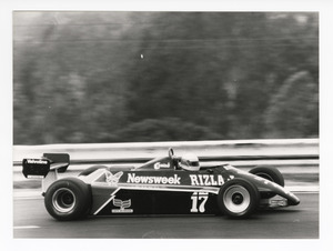 Il pilota Jochen Mass su March-Ford Cosworth n. 17 equipaggiata con pneumatici Pirelli
