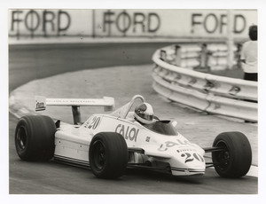 Il pilota Chico Serra su Fittipaldi-Ford Cosworth n. 20 equipaggiata con pneumatici Pirelli