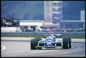 Il pilota Jean-Pierre Jarier su Osella-Ford Cosworth n. 31 equipaggiata con pneumatici Pirelli