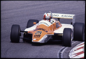 Il pilota Marc Surer su Arrows-Ford Cosworth n. 29 gommata Pirelli