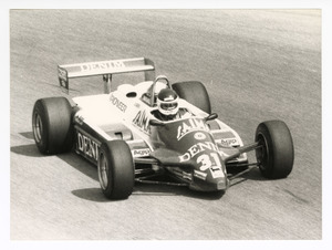 Il pilota Jean-Pierre Jarier su Osella-Ford Cosworth n. 31