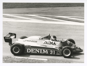 Il pilota Jean-Pierre Jarier su Osella-Ford Cosworth n. 31