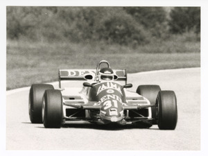 Il pilota Jean-Pierre Jarier su Osella-Ford Cosworth n. 31