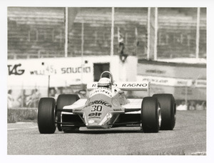 Il pilota Mauro Baldi su Arroes-Ford Cosworth n. 30, modello A4