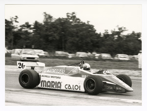 Il pilota Chico Serra su Fittipaldi-Ford Cosworth n. 20, modello F9