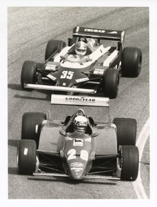 Derek Warwick su Toleman-Hart n. 35 segue il pilota Didier Pironi su Ferrari n. 28