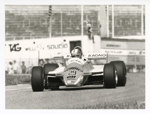 Il pilota Marc Surer su Arrows-Ford Cosworth n. 29