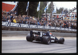 Il pilota Bruno Giacomelli su Toleman-Hart n. 36