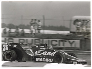 Il pilota Bruno Giacomelli su Toleman-Hart n. 36
