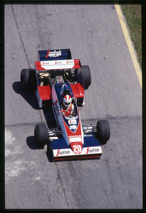 Il pilota Johnny Cecotto su Toleman-Hart n. 20
