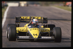 Il pilota Manfred Winkelhock su ATS-BMW n. 14