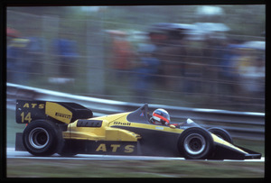 Il pilota Manfred Winkelhock su ATS-BMW n. 14