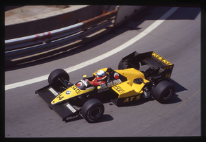 Il pilota Manfred Winkelhock su ATS-BMW n. 14